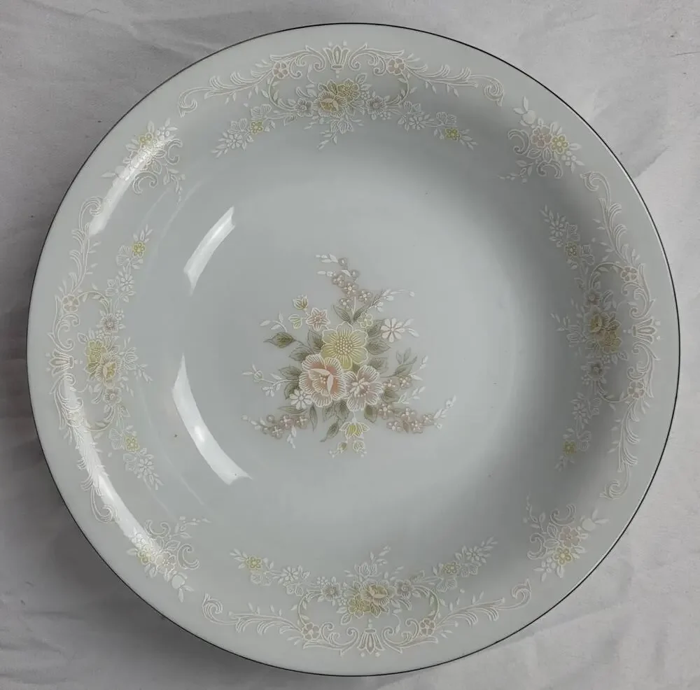 Crescent Fine China Jie Pai Bowl Painted Golden Flowers and Accents